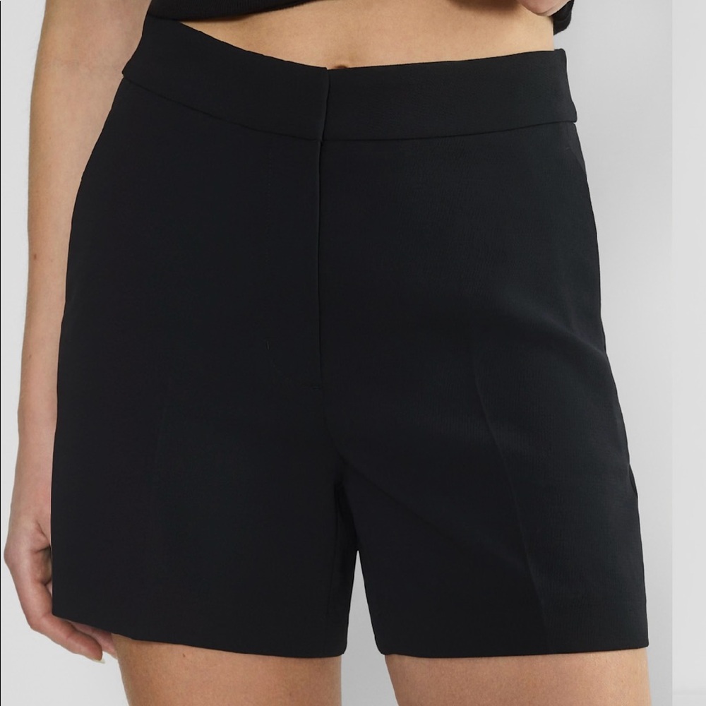 The Limitless Short™ Mid-Thigh - Crepette